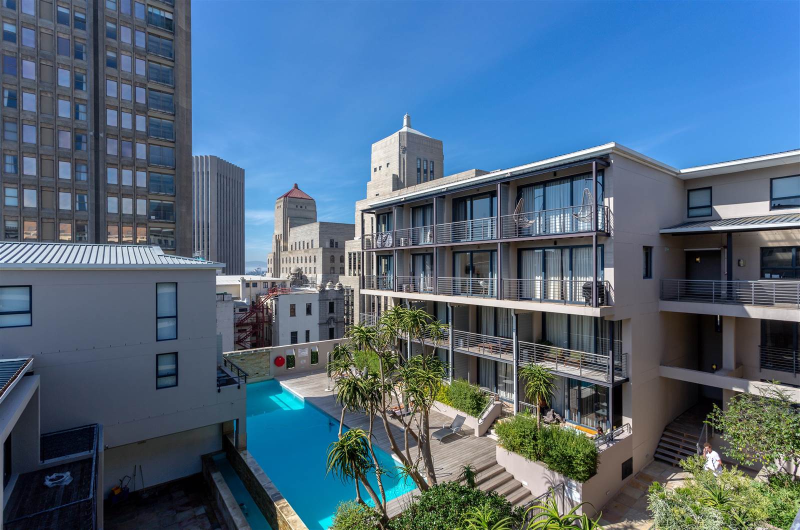 1 Bed Apartment in Cape Town City Centre photo number 1