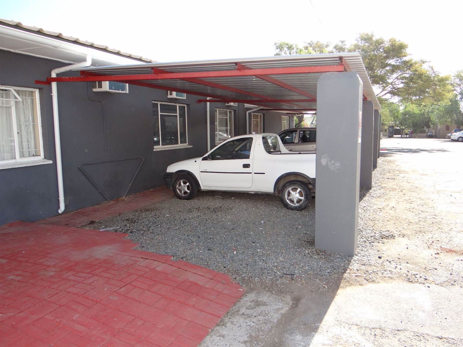 Retail space in Beaufort West photo number 3