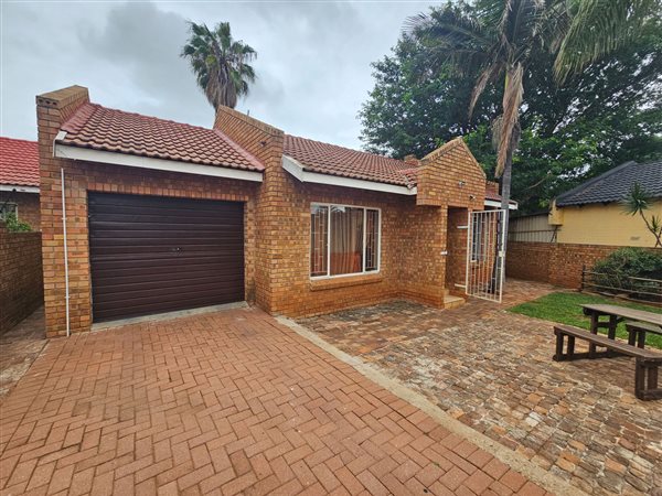 3 Bedroom Townhouse 3 Bedroom Townhouse