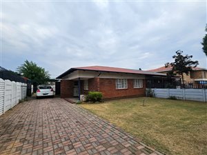 2 Bed House in Crown Gardens