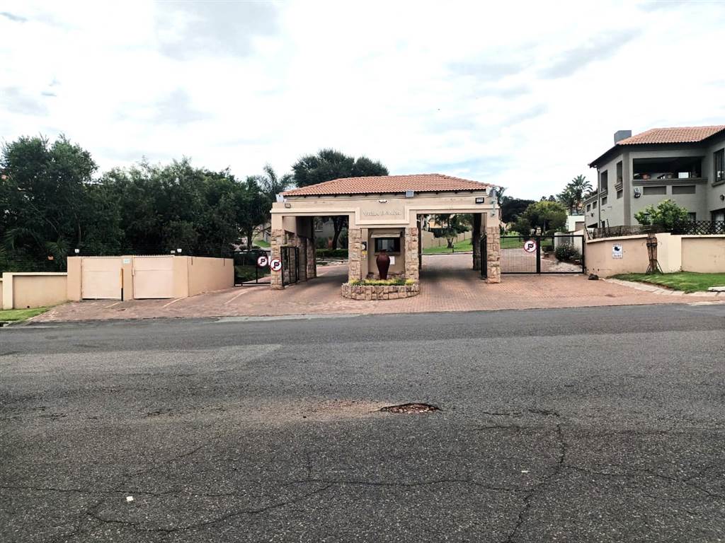 735 m² Land available in Highveld Park photo number 1