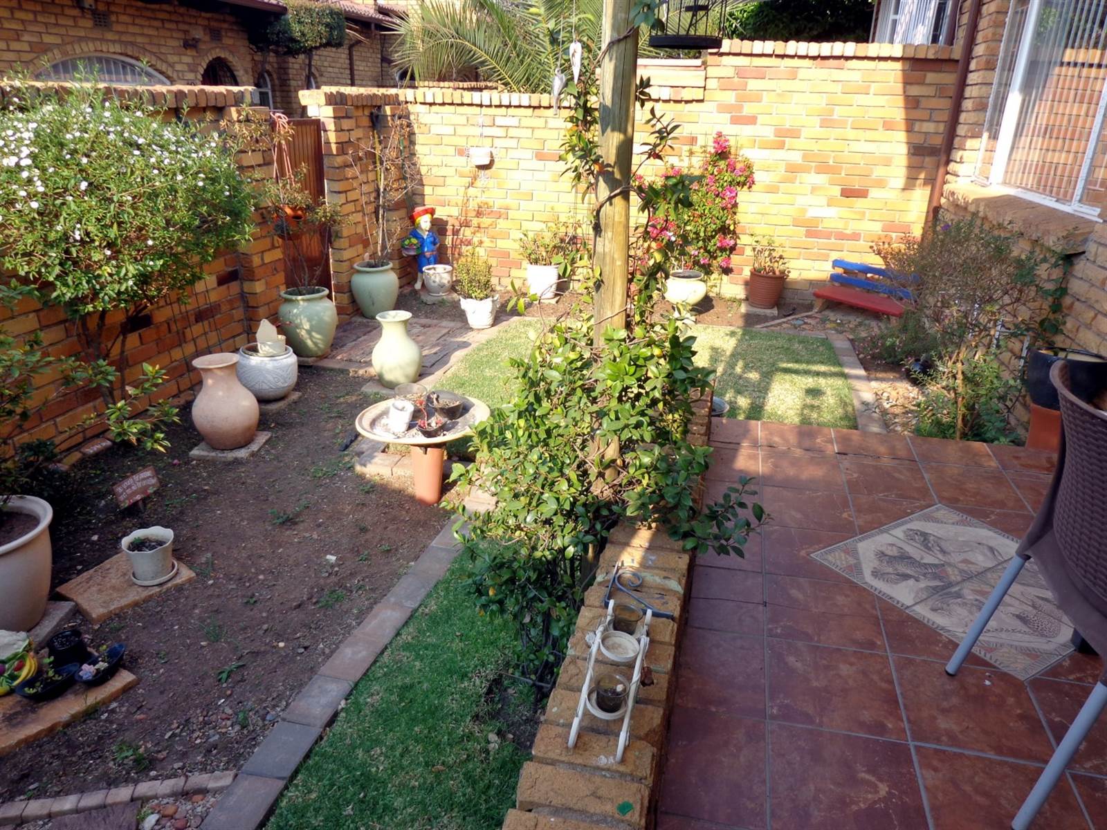 1 Bed Townhouse in Corlett Gardens photo number 16