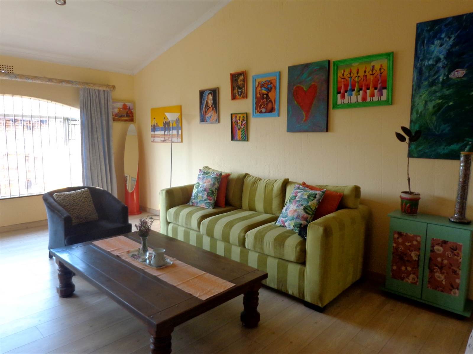 1 Bed Townhouse in Corlett Gardens photo number 5