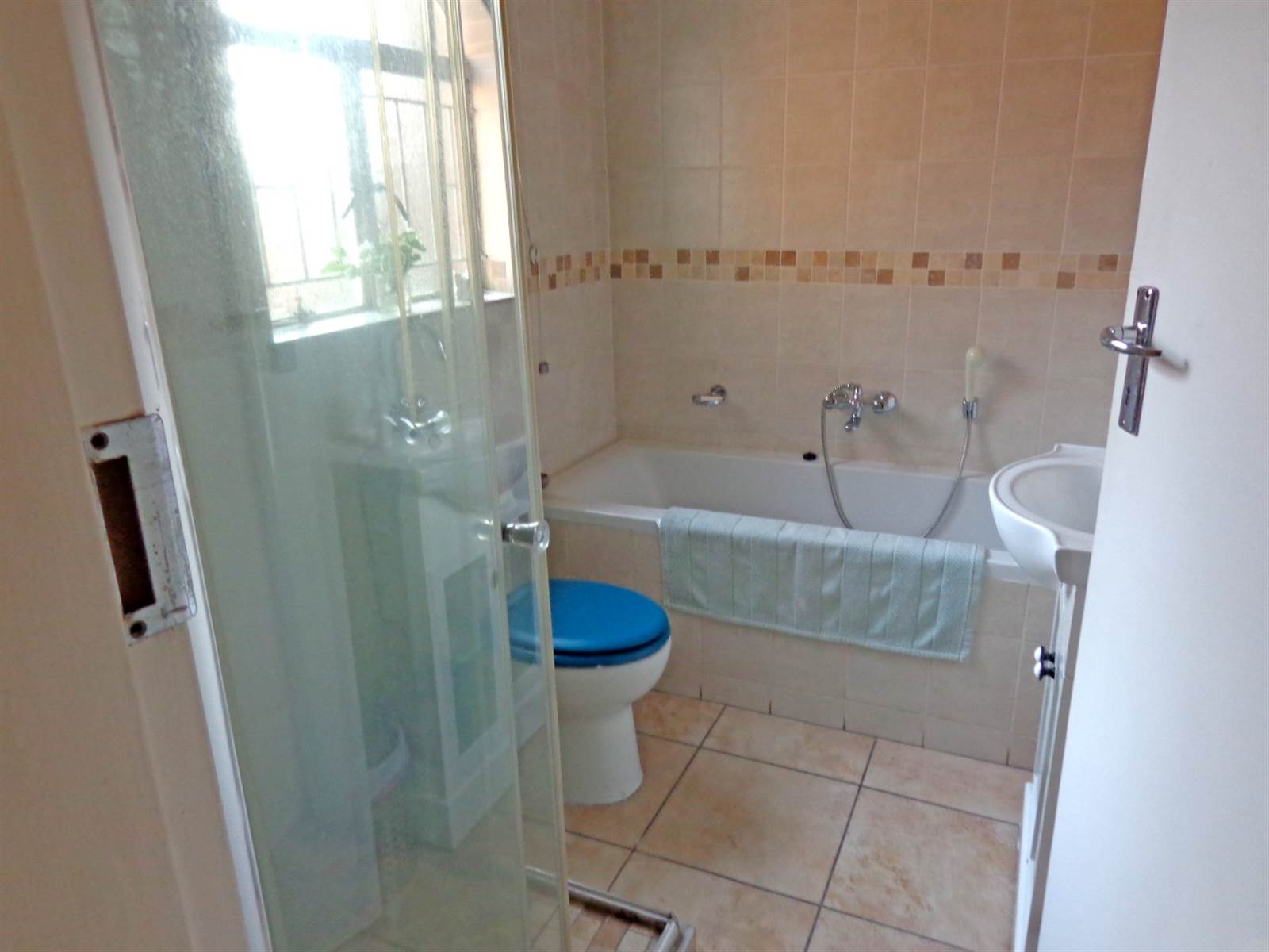 1 Bed Townhouse in Corlett Gardens photo number 13