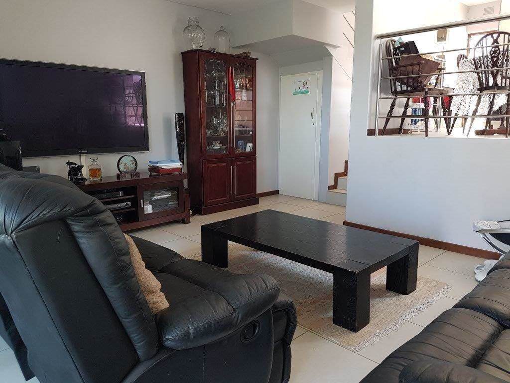 4 Bed Townhouse in Umhlanga Rocks photo number 6