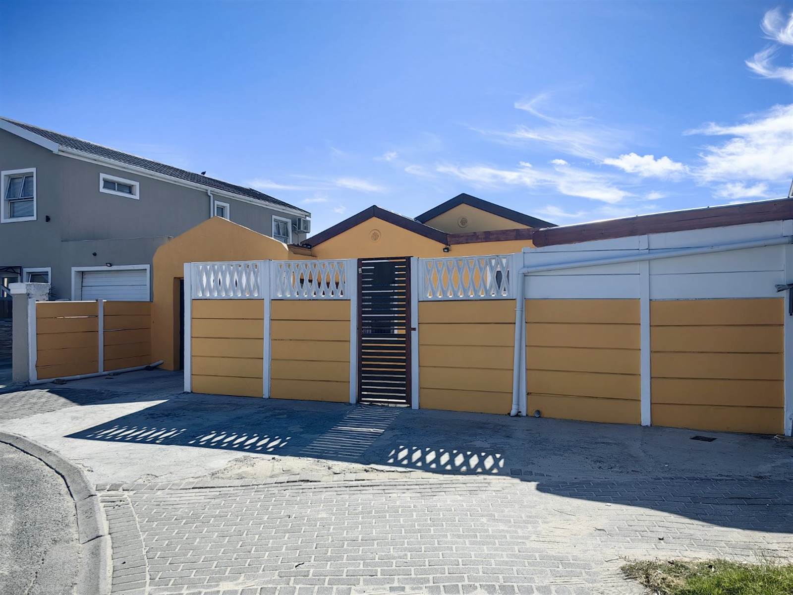 4 Bed House in Mitchells Plain photo number 4