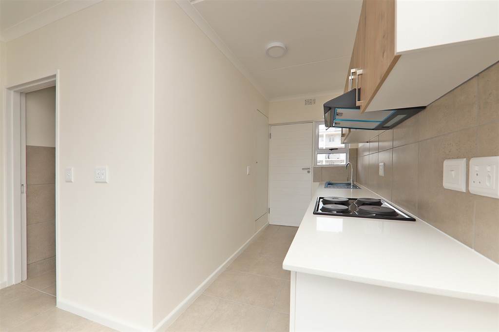 2 Bed Apartment in Ottery photo number 5