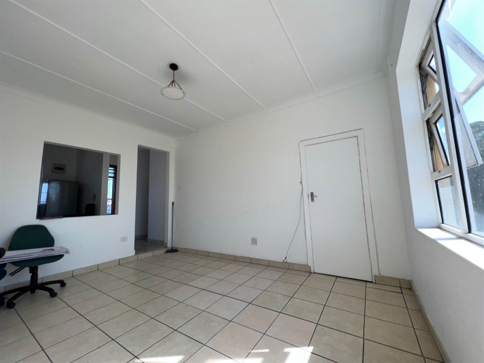 1.5 Bed Apartment in Musgrave photo number 2