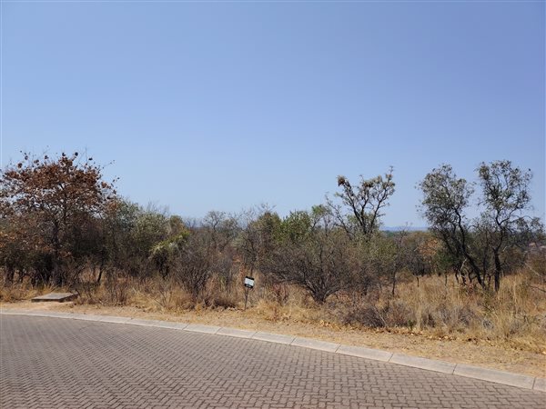 1 092 m² Land