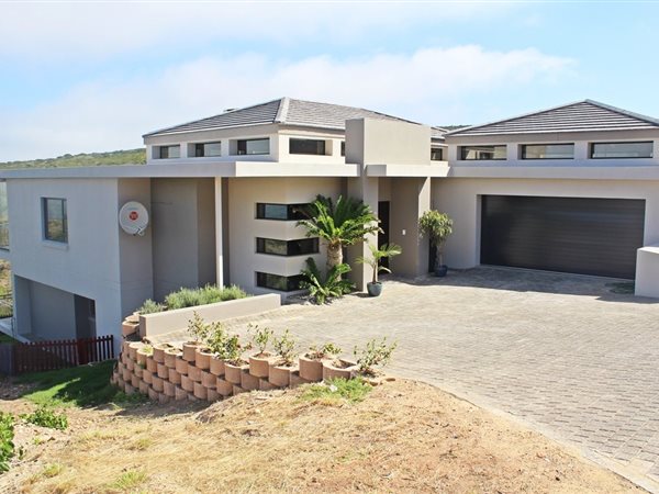 4 Bed House in Pinnacle Point Golf Estate
