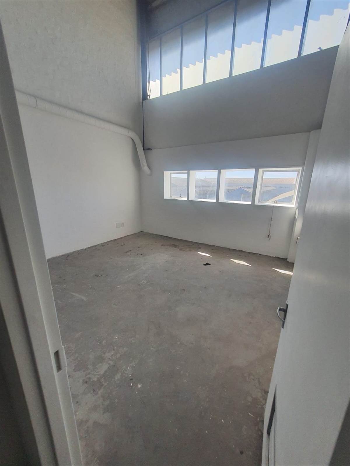 600  m² Commercial space in Paarden Eiland photo number 6