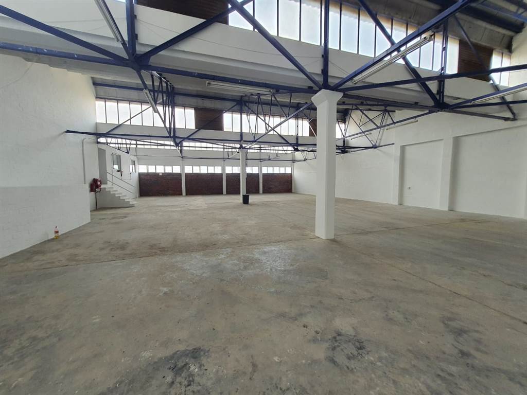 600  m² Commercial space in Paarden Eiland photo number 1