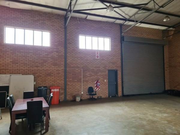 380  m² Industrial space in Waterval East photo number 3