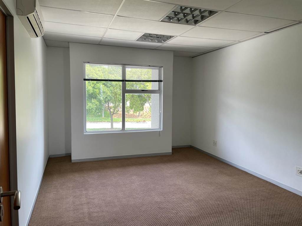 242  m² Commercial space in Kyalami photo number 19