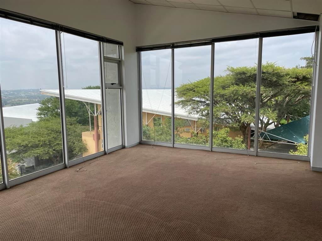 242  m² Commercial space in Kyalami photo number 8