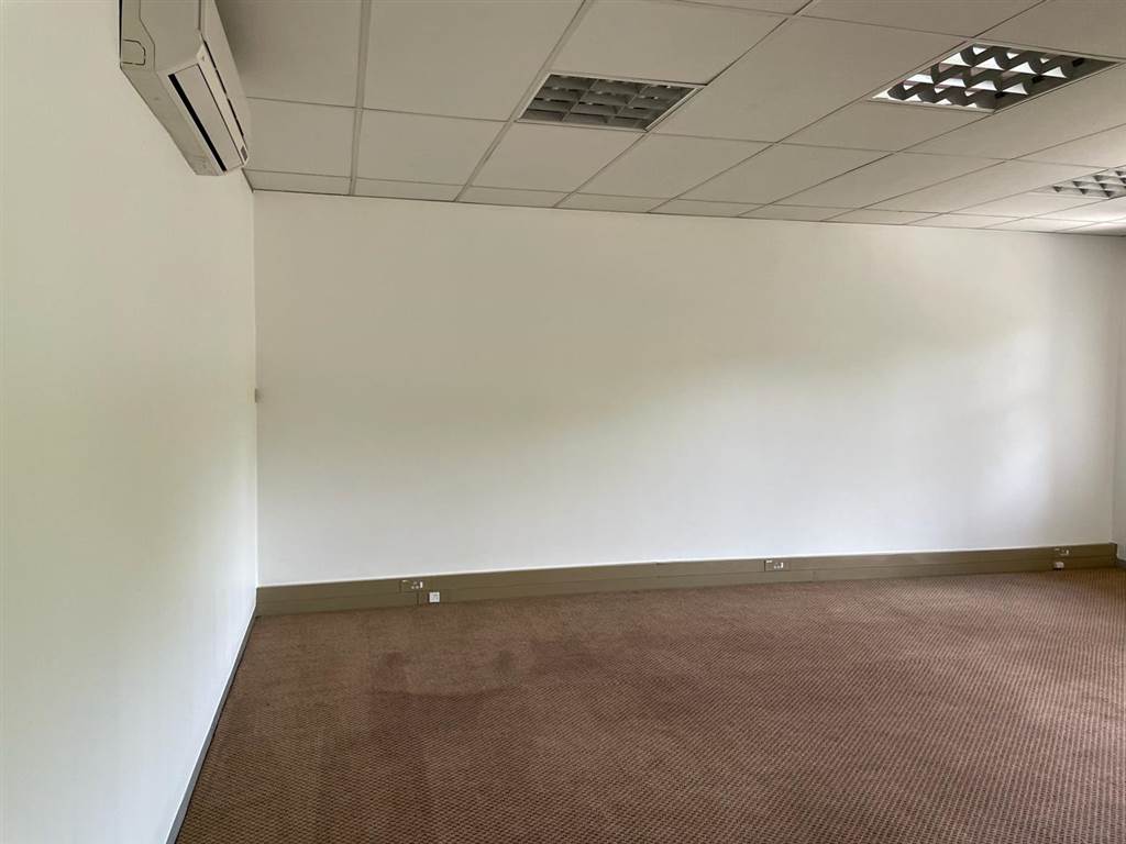 242  m² Commercial space in Kyalami photo number 17