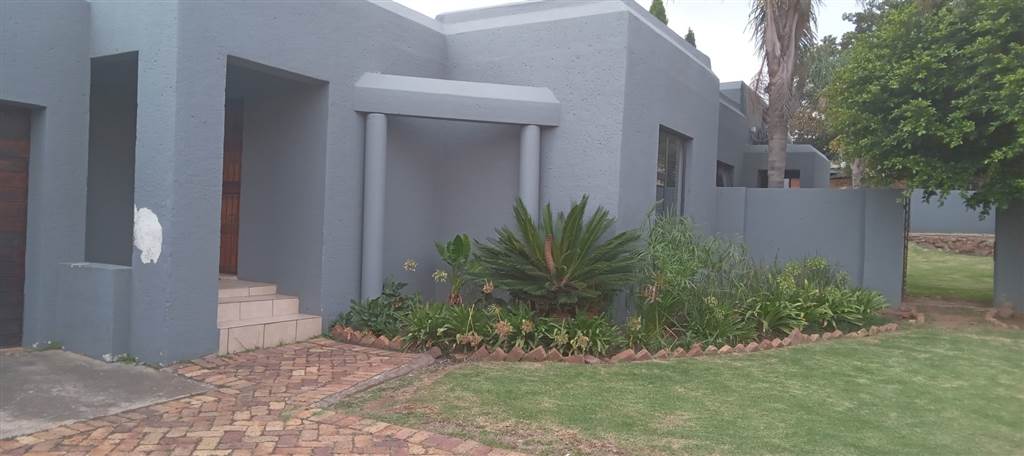 4 Bed House in Reyno Ridge photo number 1