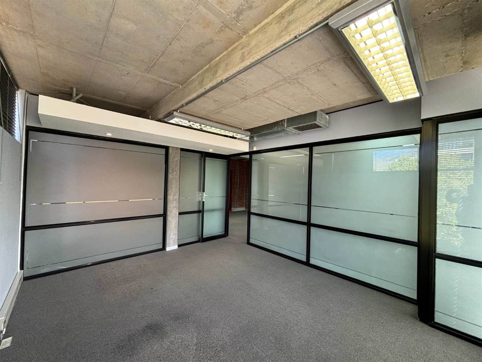 200  m² Office Space in Techno Park photo number 14