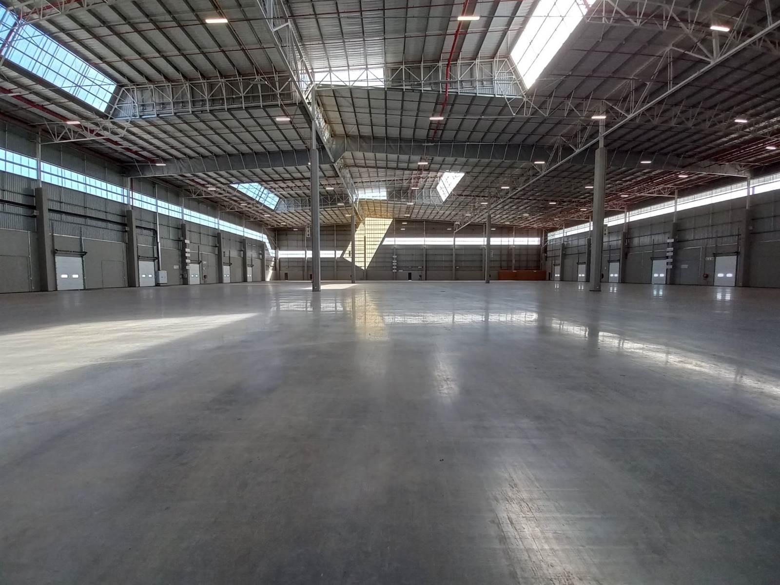 14850  m² Industrial space in Anderbolt photo number 1