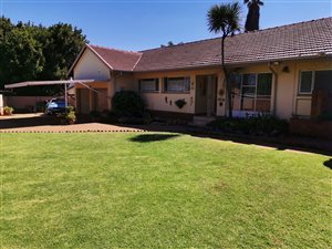 6 Bed House in Horison Park