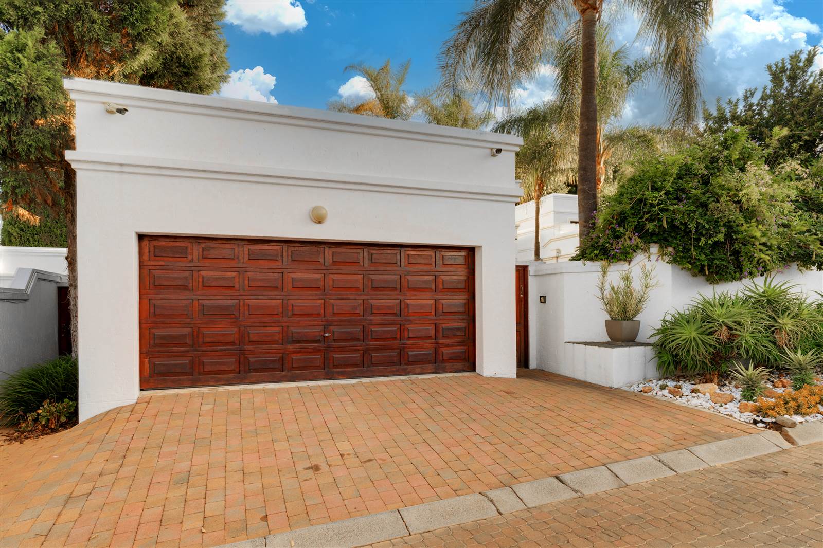4 Bed Cluster in Lonehill photo number 17