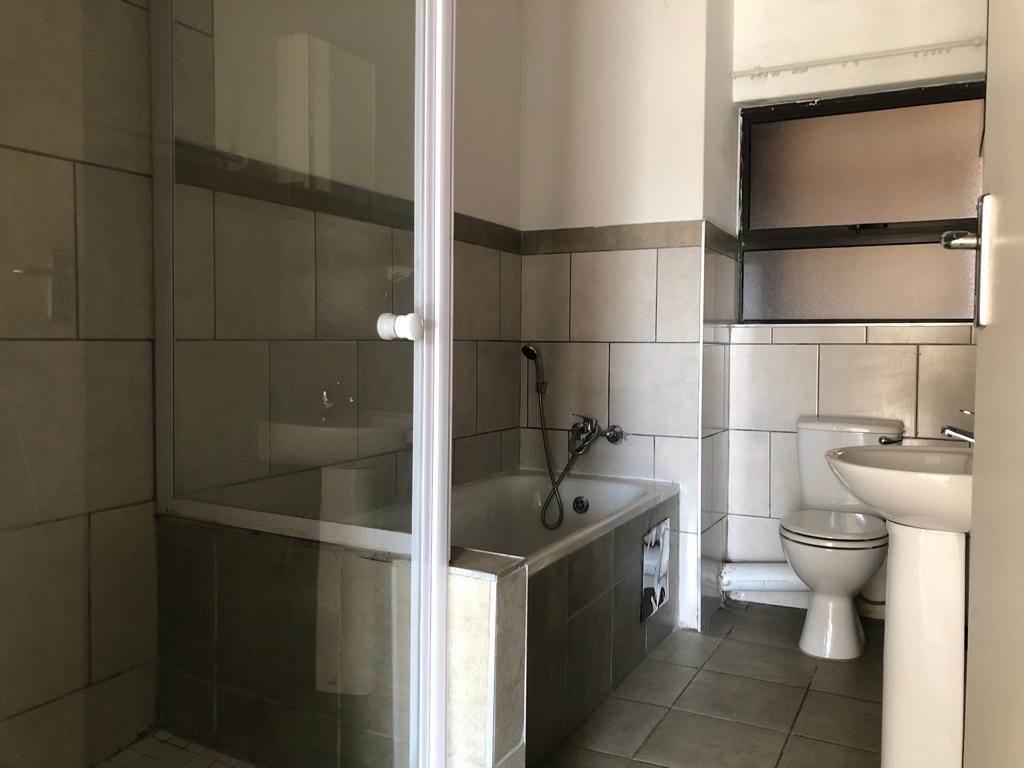 2 Bed Apartment in Raslouw AH photo number 10