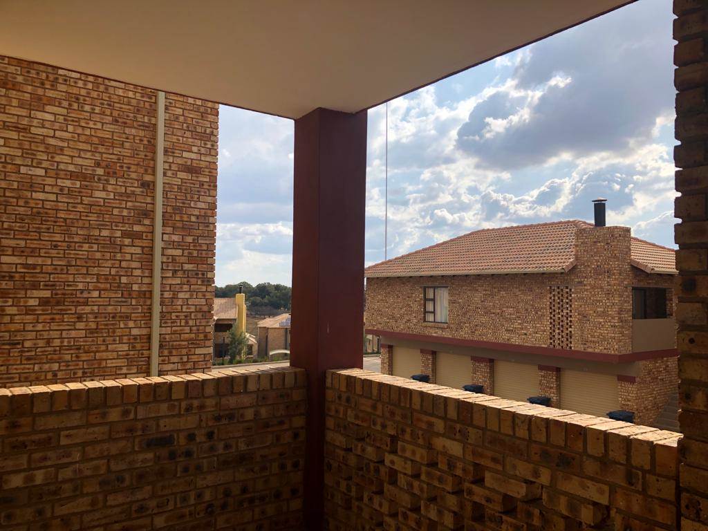 2 Bed Apartment in Raslouw AH photo number 8