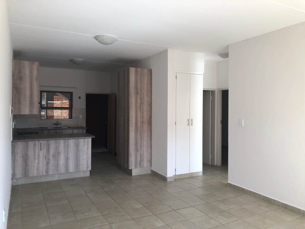 2 Bed Apartment in Raslouw AH photo number 2