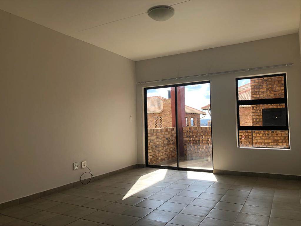 2 Bed Apartment in Raslouw AH photo number 5