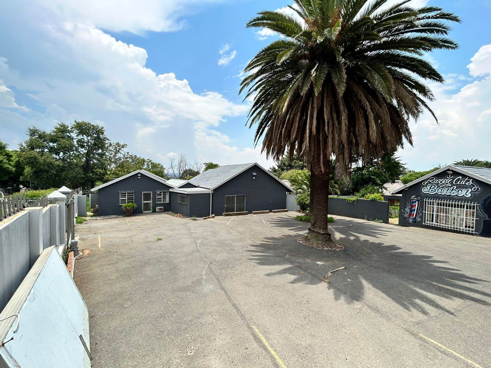 617  m² Commercial space in Northcliff photo number 3