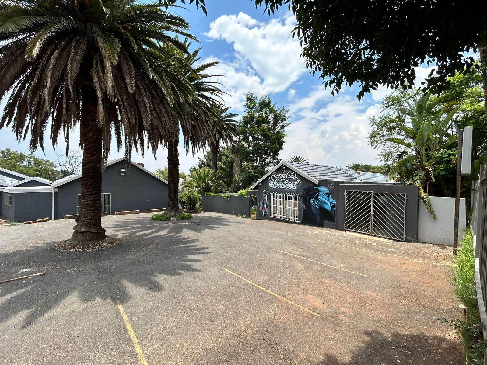 617  m² Commercial space in Northcliff photo number 2