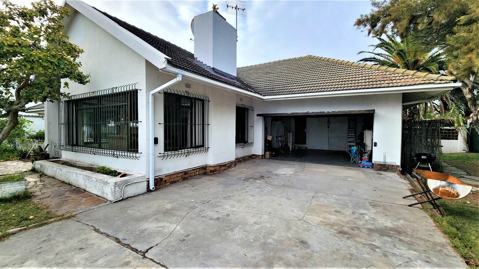 4 Bed House in Milnerton Central photo number 15
