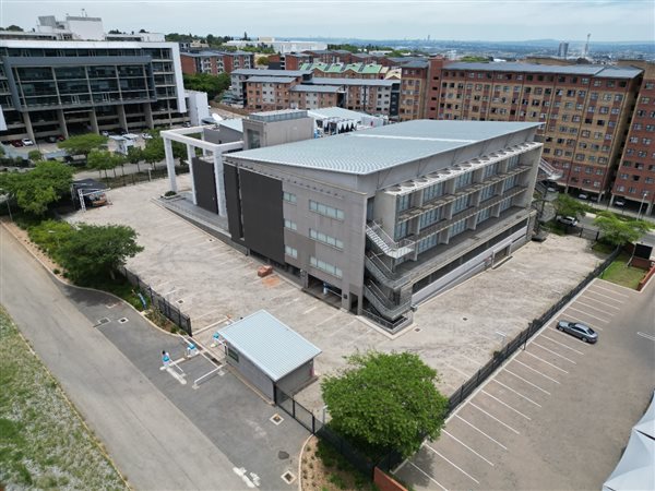 5 870  m² Commercial space