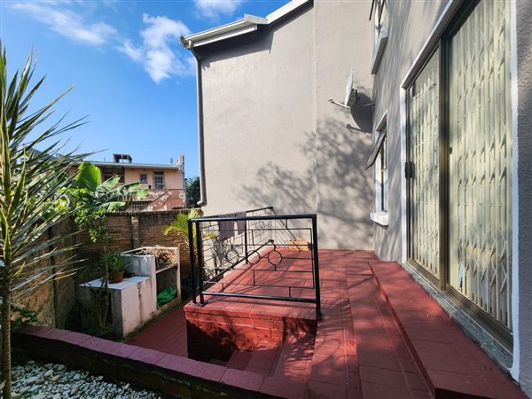 3 Bedroom Duplex 3 Bedroom Duplex