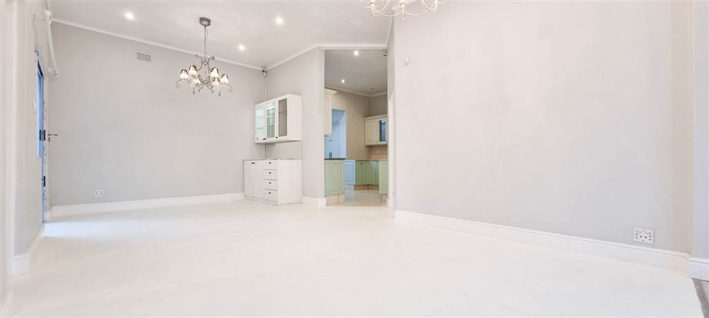 3 Bed House in Plumstead photo number 8