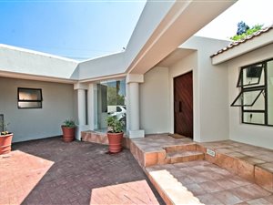 4 Bed House in Hurlingham Manor