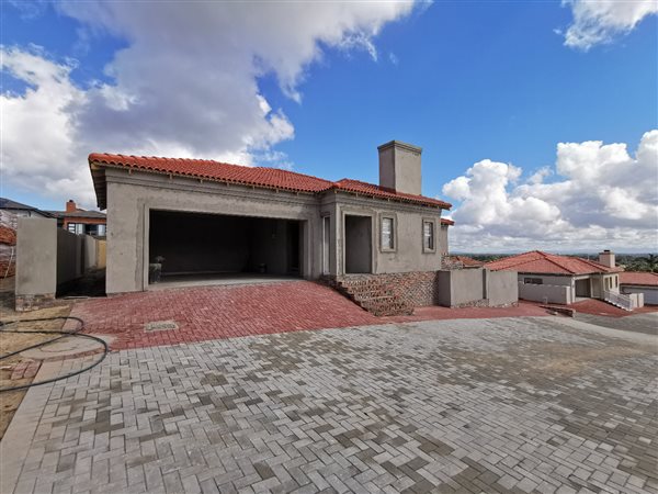 3 Bedroom Townhouse 3 Bedroom Townhouse