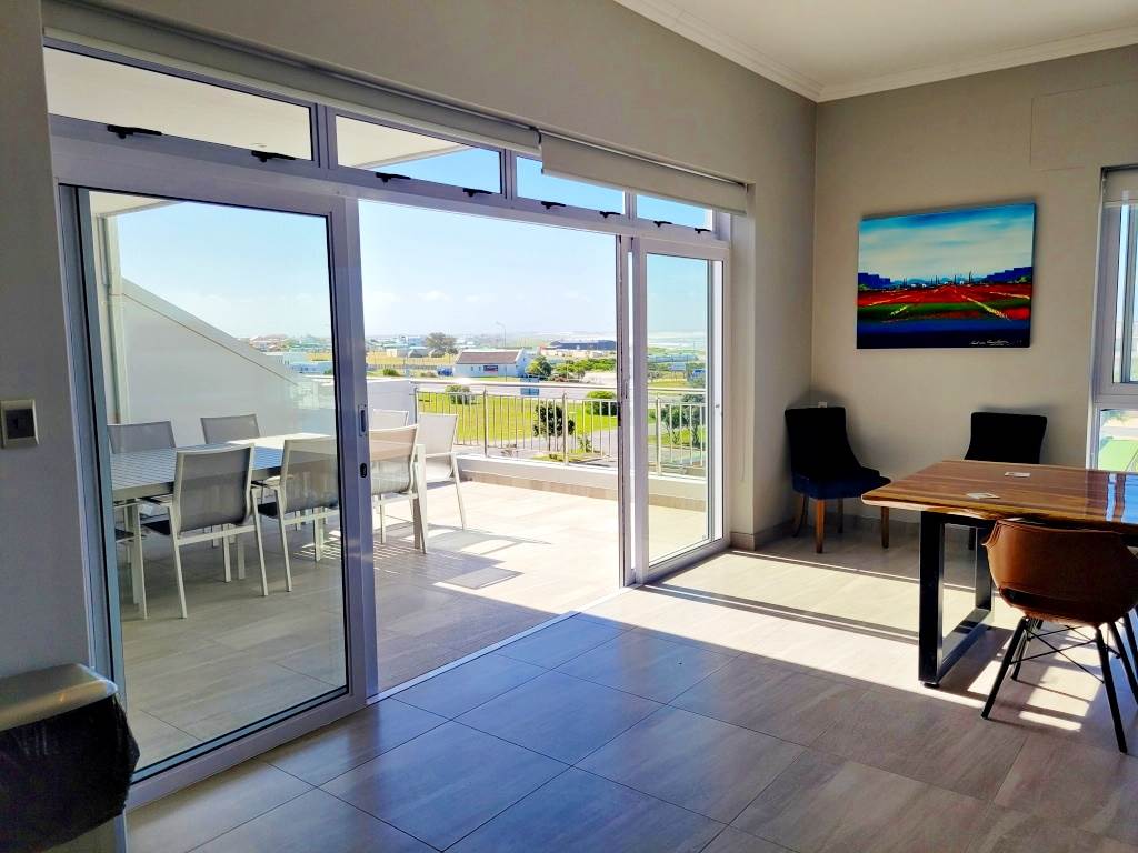 3 Bed Apartment in Struisbaai photo number 2