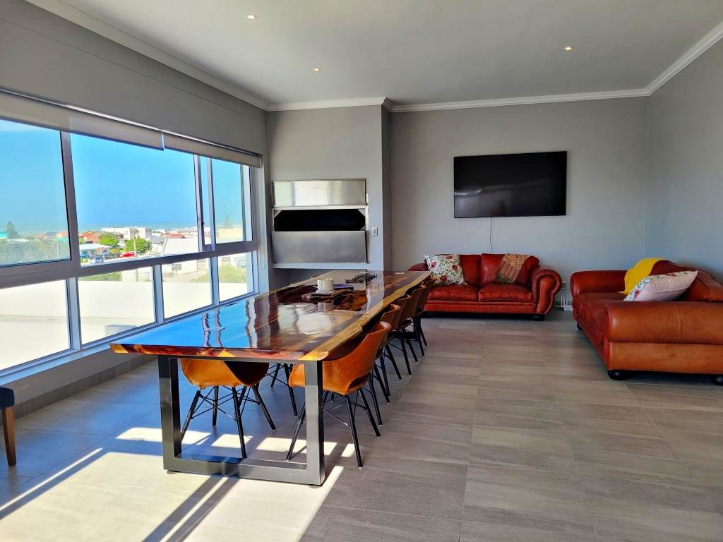 3 Bed Apartment in Struisbaai photo number 14
