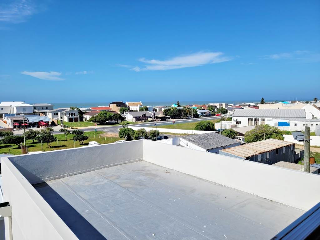 3 Bed Apartment in Struisbaai photo number 16