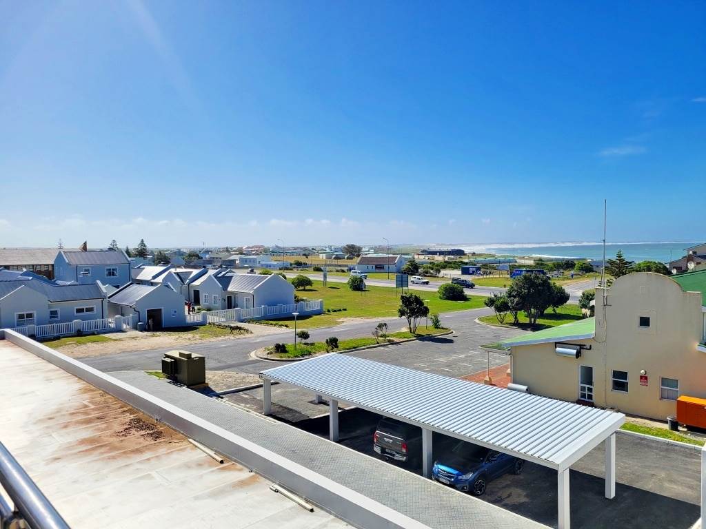 3 Bed Apartment in Struisbaai photo number 12