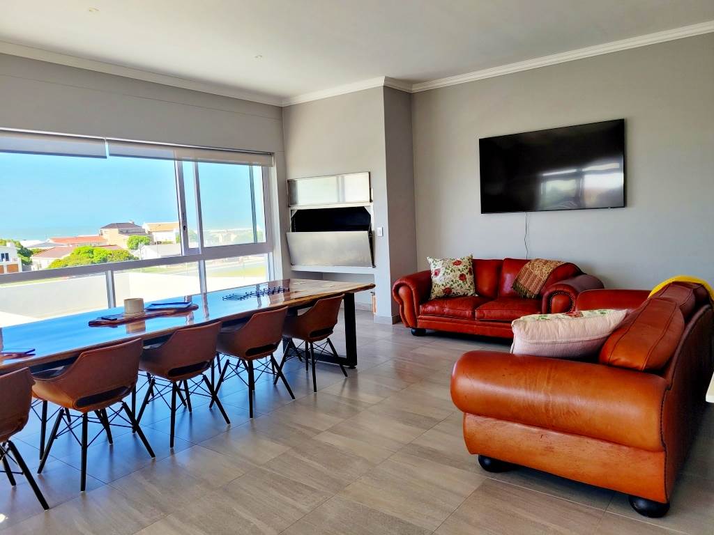 3 Bed Apartment in Struisbaai photo number 5
