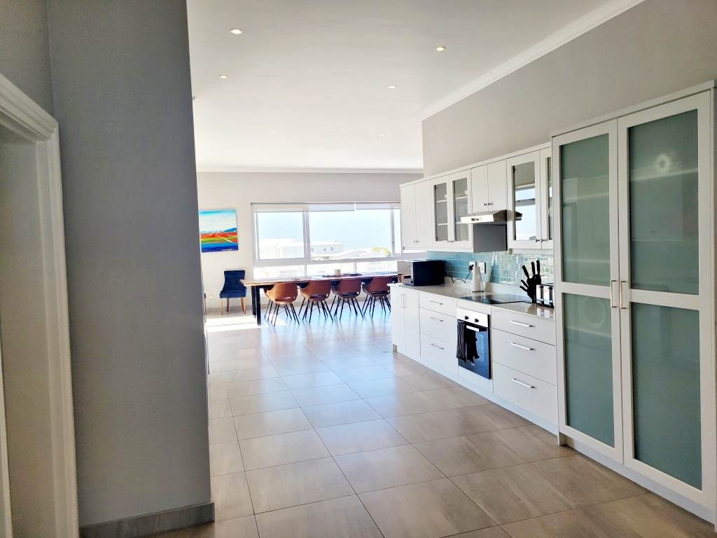 3 Bed Apartment in Struisbaai photo number 19