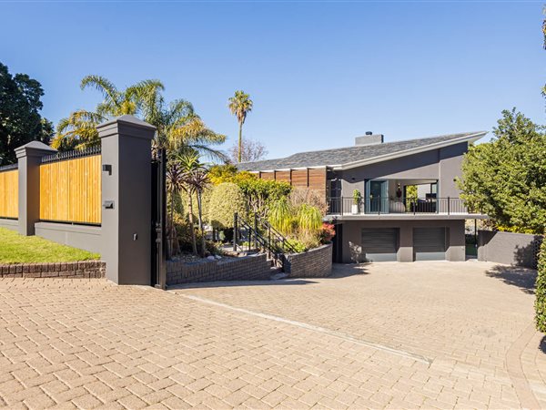 4 Bedroom House 4 Bedroom House