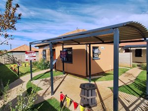2 Bed House in Chiawelo