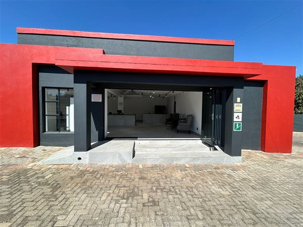 360  m² Commercial space