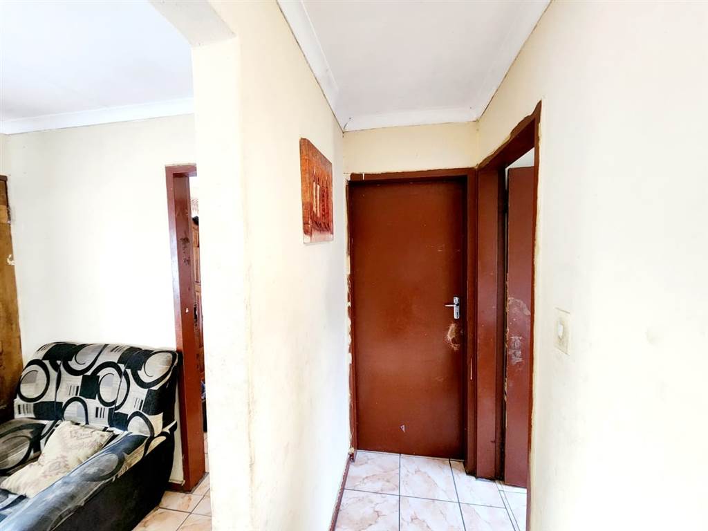 2 Bed House in Meriting Unit 1 photo number 9