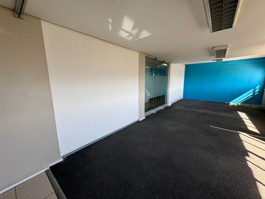 100  m² Commercial space in Wynberg photo number 21