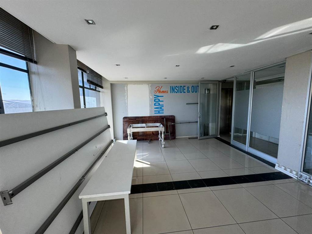 100  m² Commercial space in Wynberg photo number 22