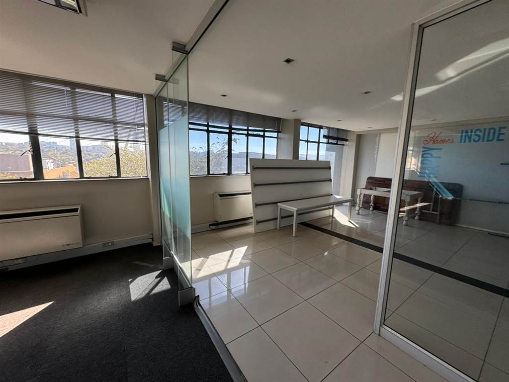 100  m² Commercial space in Wynberg photo number 29